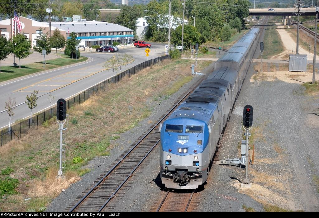 Late running eastbound "Empire Builder"